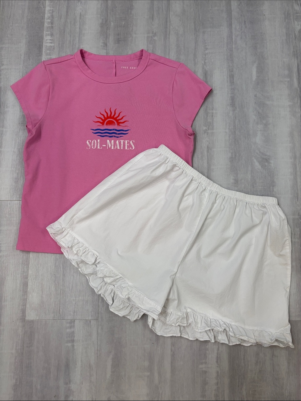 Women's Pink 'Sol-Mates' Short Sleeve Pajama Top with White Ruffle Shorts XL
